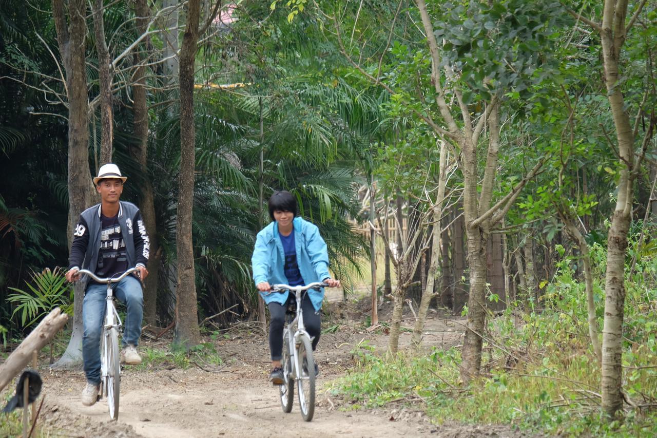 Отель Camp Story Chiangmai Чиангмай Экстерьер фото