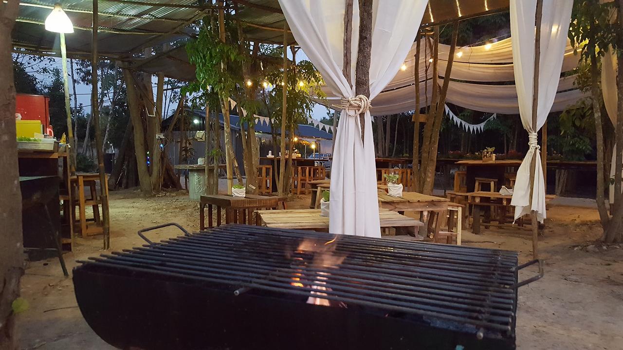 Отель Camp Story Chiangmai Чиангмай Экстерьер фото