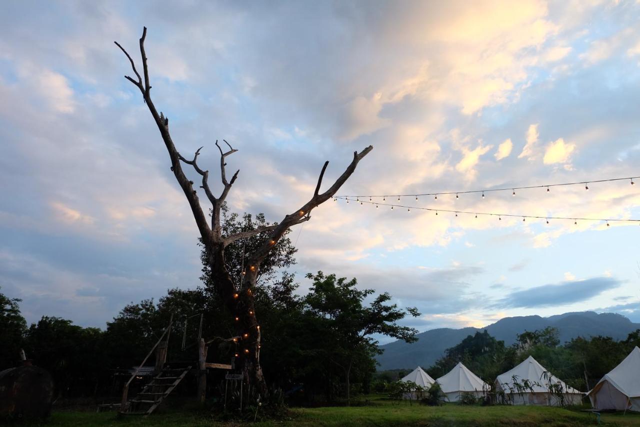 Отель Camp Story Chiangmai Чиангмай Экстерьер фото